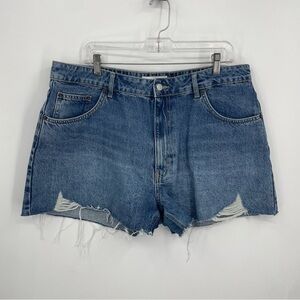 Topshop A-line denim rip Mom shorts in Vintage Blue, US 14